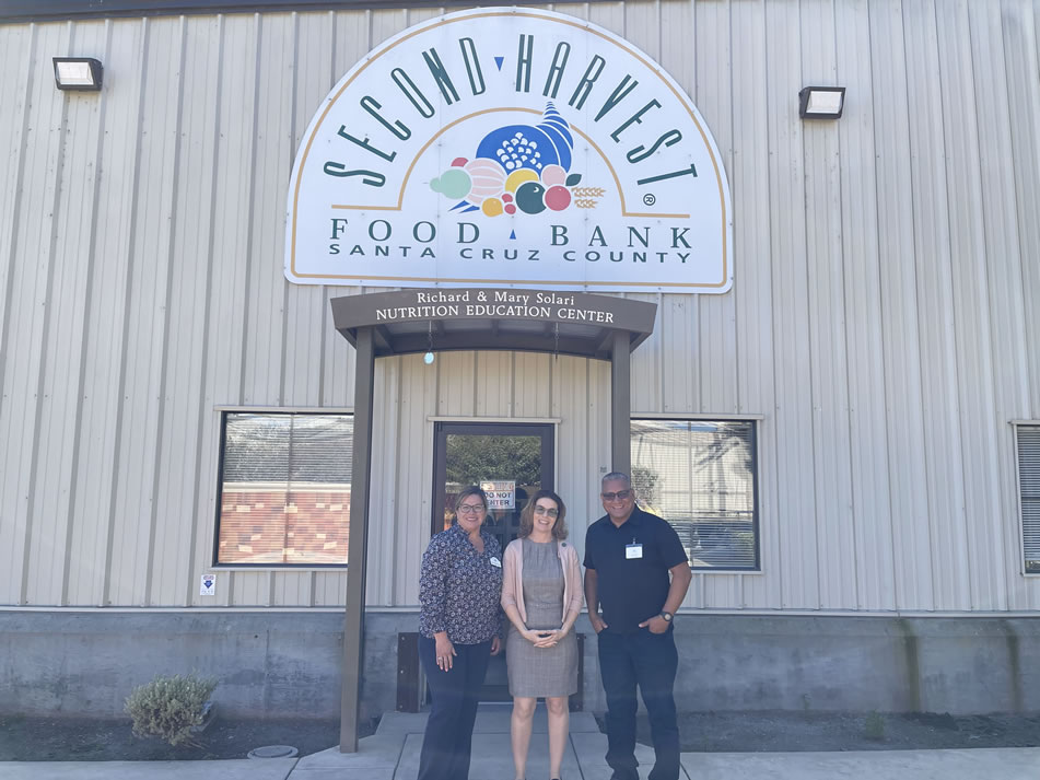 Asm. Addis and others in front of Second Harvest Food Bank
