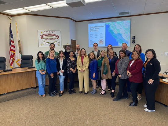 Group photo of Asm. Addis with Class VI and leadership staff